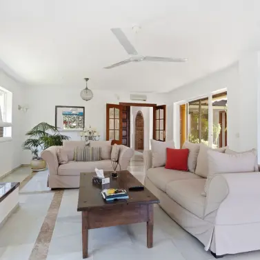 Sale of detached villa in Benalmadena