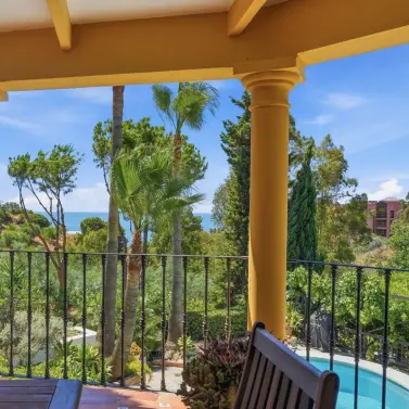 Sale of detached villa in Benalmadena
