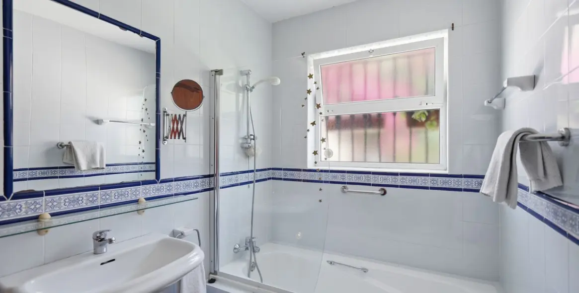 Sale of detached villa in Benalmadena 10