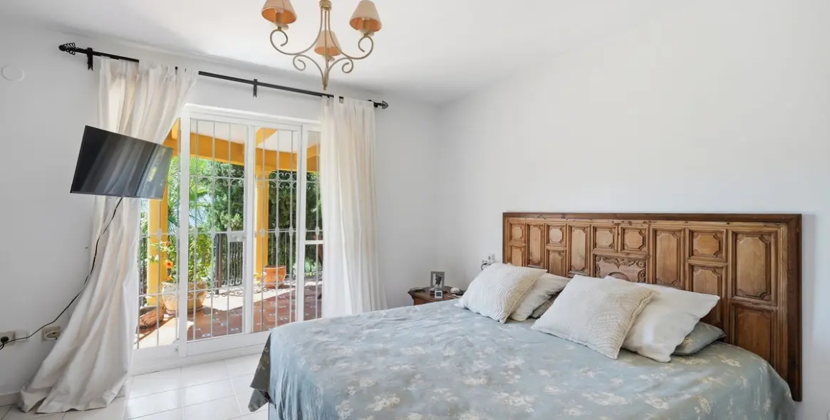 Sale of detached villa in Benalmadena 16
