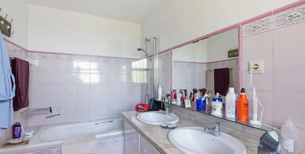 Sale of detached villa in Benalmadena 19