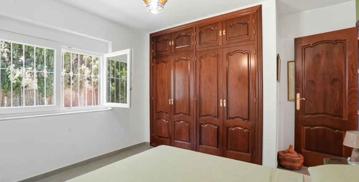 Sale of detached villa in Benalmadena 35