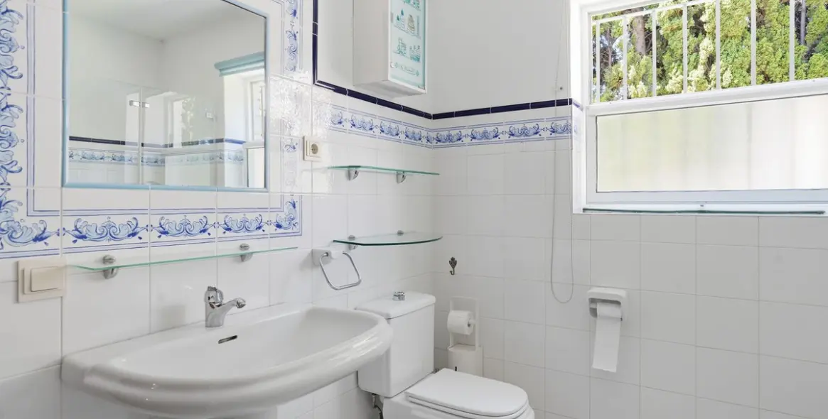 Sale of detached villa in Benalmadena 36