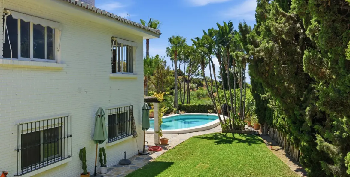 Sale of detached villa in Benalmadena 40