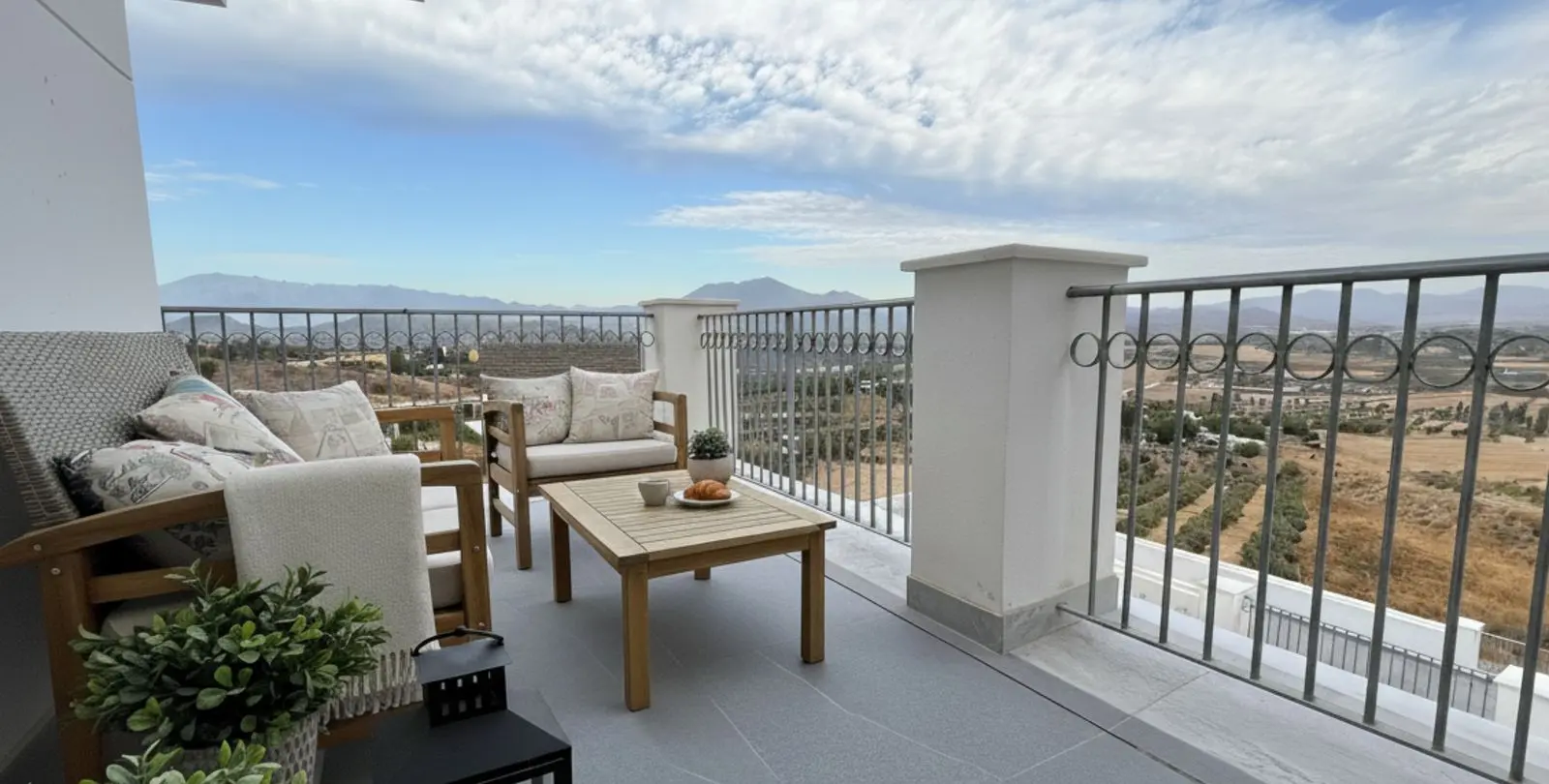 Sale of detached villa in Coín 4
