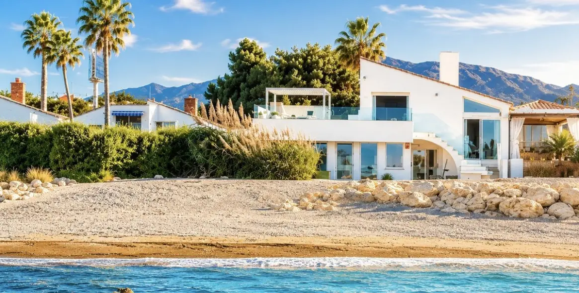 Venta de casa pareada en Estepona 1