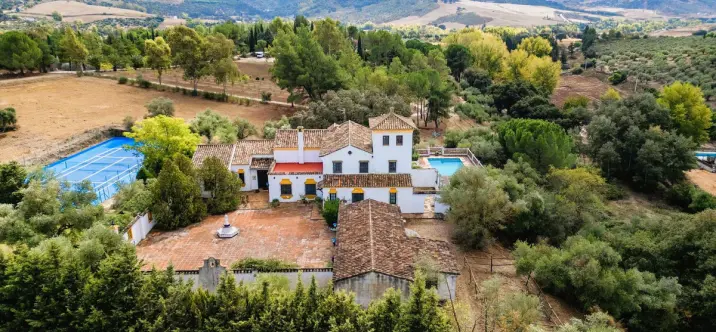 Venta de finca - cortijo en Ronda 0
