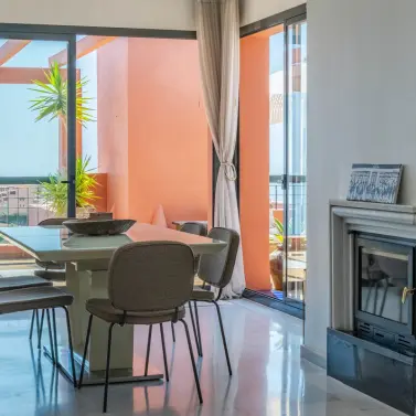 Venta de ático dúplex en Calahonda