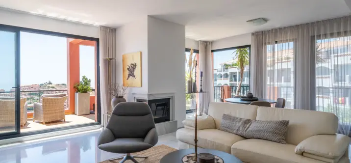 Venta de ático dúplex en Calahonda 3