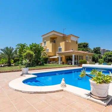 Venta de villa independiente en Atalaya
