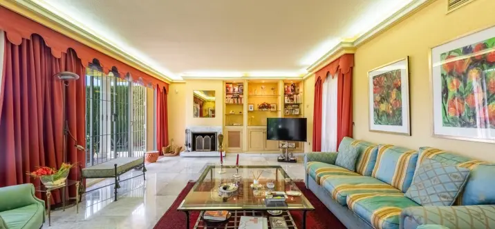 Venta de villa independiente en Atalaya 4