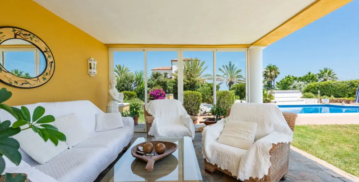 Venta de villa independiente en Atalaya 9