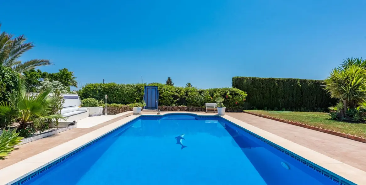 Venta de villa independiente en Atalaya 11