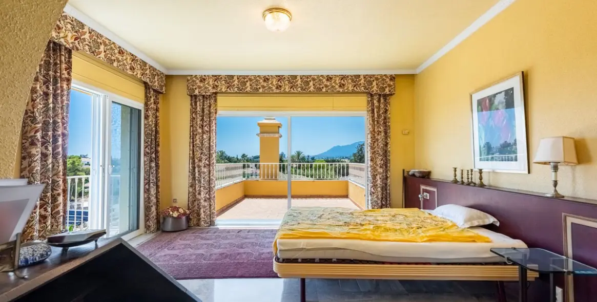 Venta de villa independiente en Atalaya 15