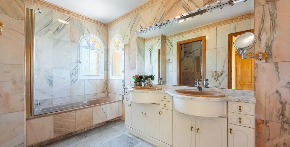 Venta de villa independiente en Atalaya 23
