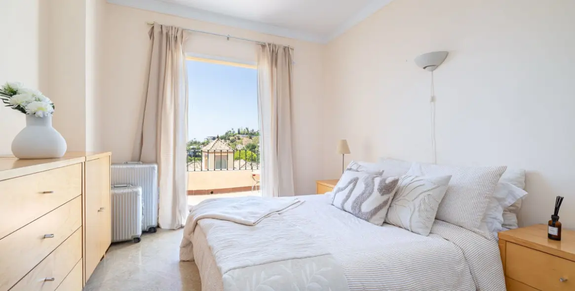 Short-term rent of townhouse in Benahavís 9