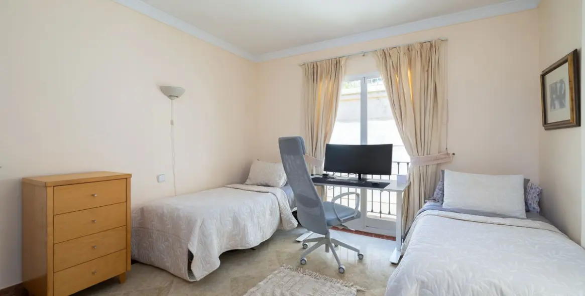 Short-term rent of townhouse in Benahavís 17