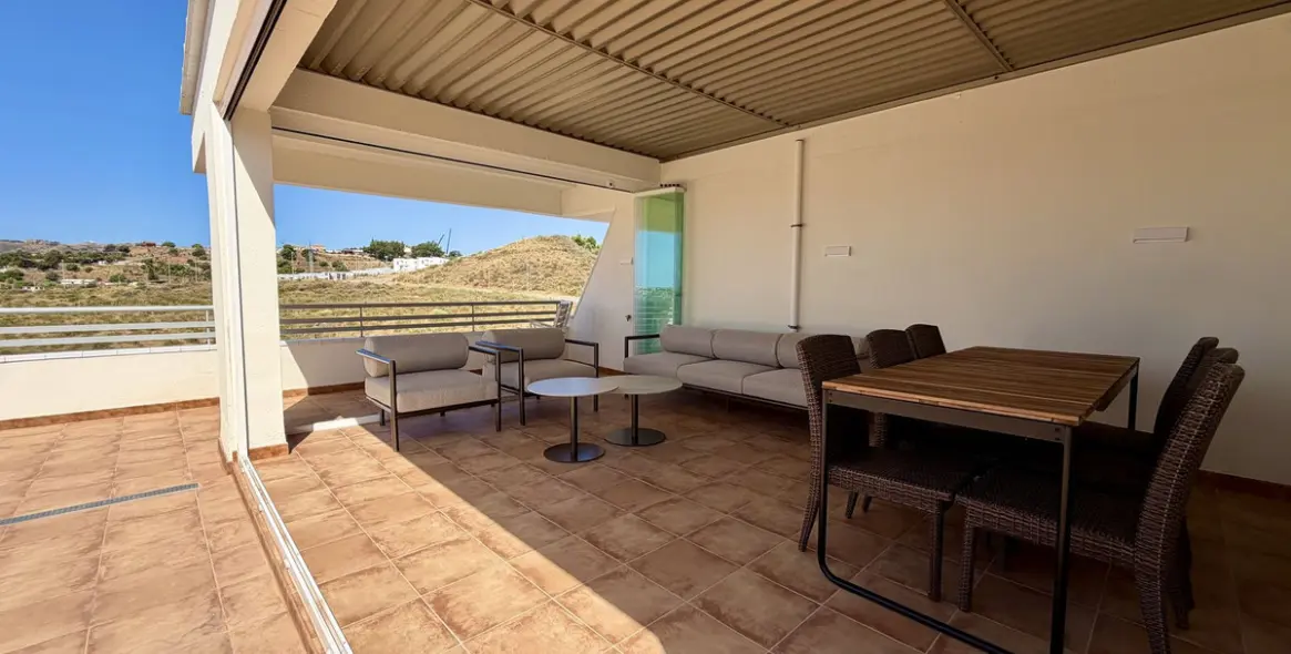 Long-term rent of penthouse in La Cala de Mijas 11