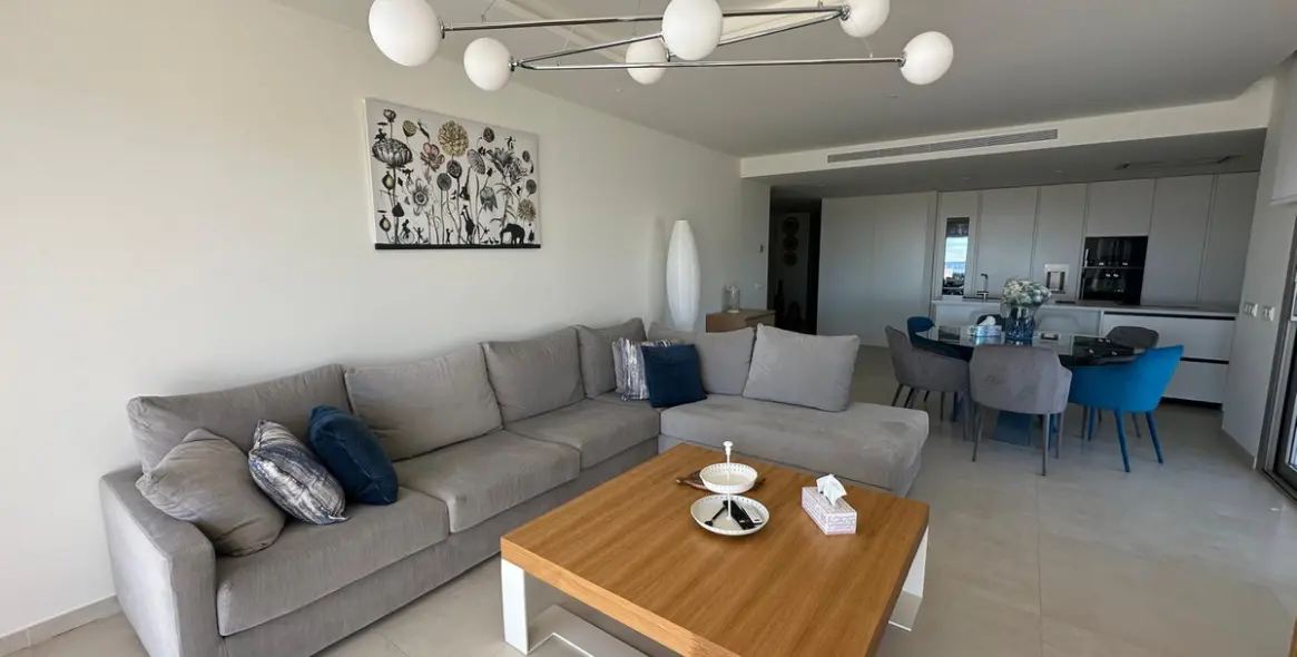 Long-term rent of middle floor apartment in Nueva Andalucía 3
