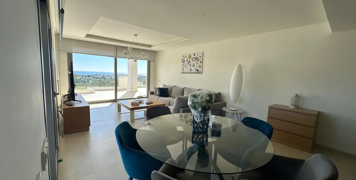 Long-term rent of middle floor apartment in Nueva Andalucía 4