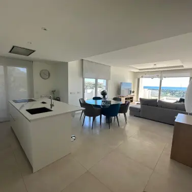 Long-term rent of middle floor apartment in Nueva Andalucía