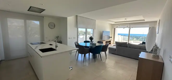Long-term rent of middle floor apartment in Nueva Andalucía 4