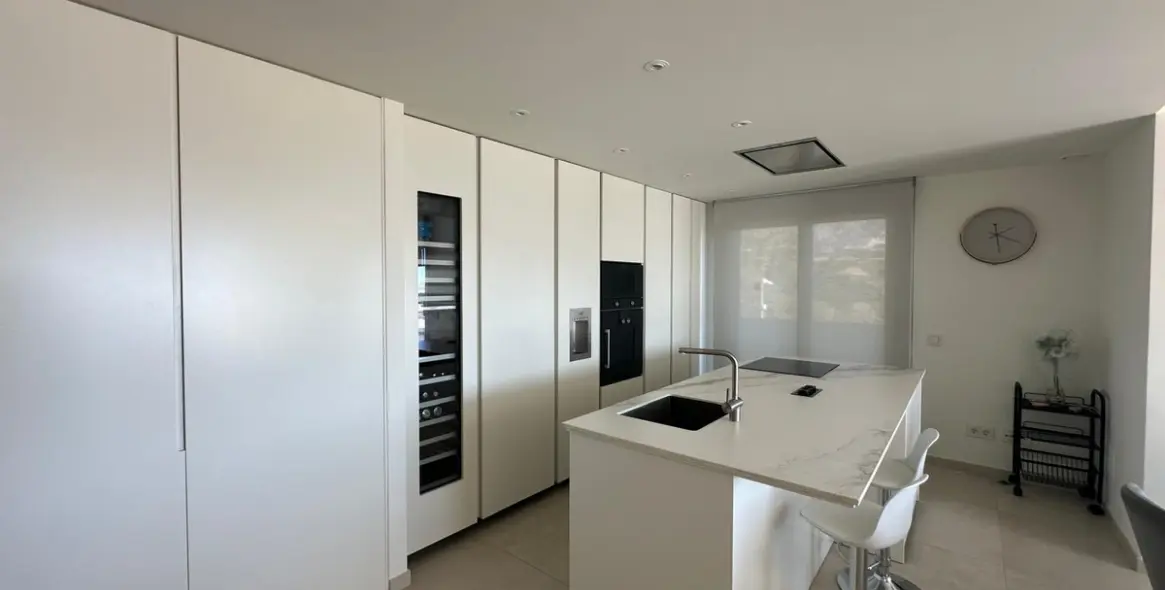 Long-term rent of middle floor apartment in Nueva Andalucía 6