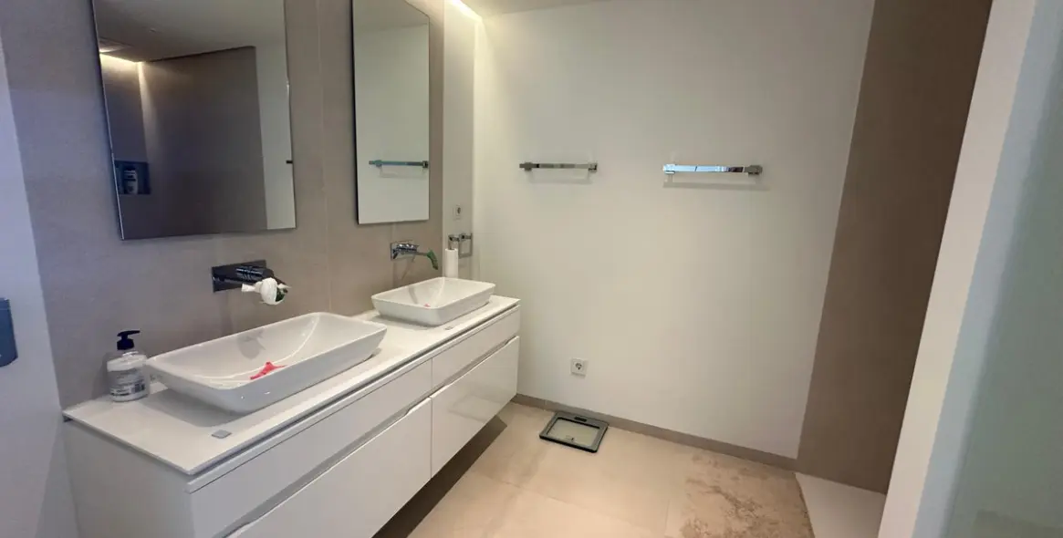 Long-term rent of middle floor apartment in Nueva Andalucía 10