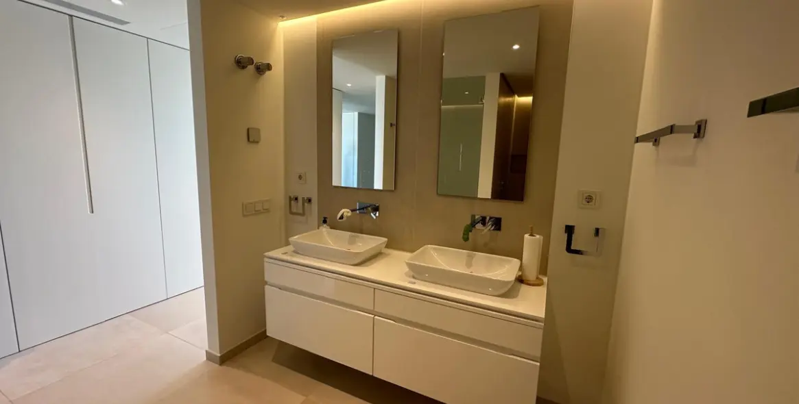 Long-term rent of middle floor apartment in Nueva Andalucía 12