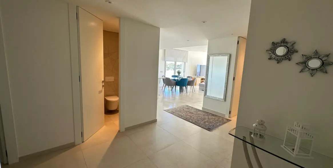 Long-term rent of middle floor apartment in Nueva Andalucía 18