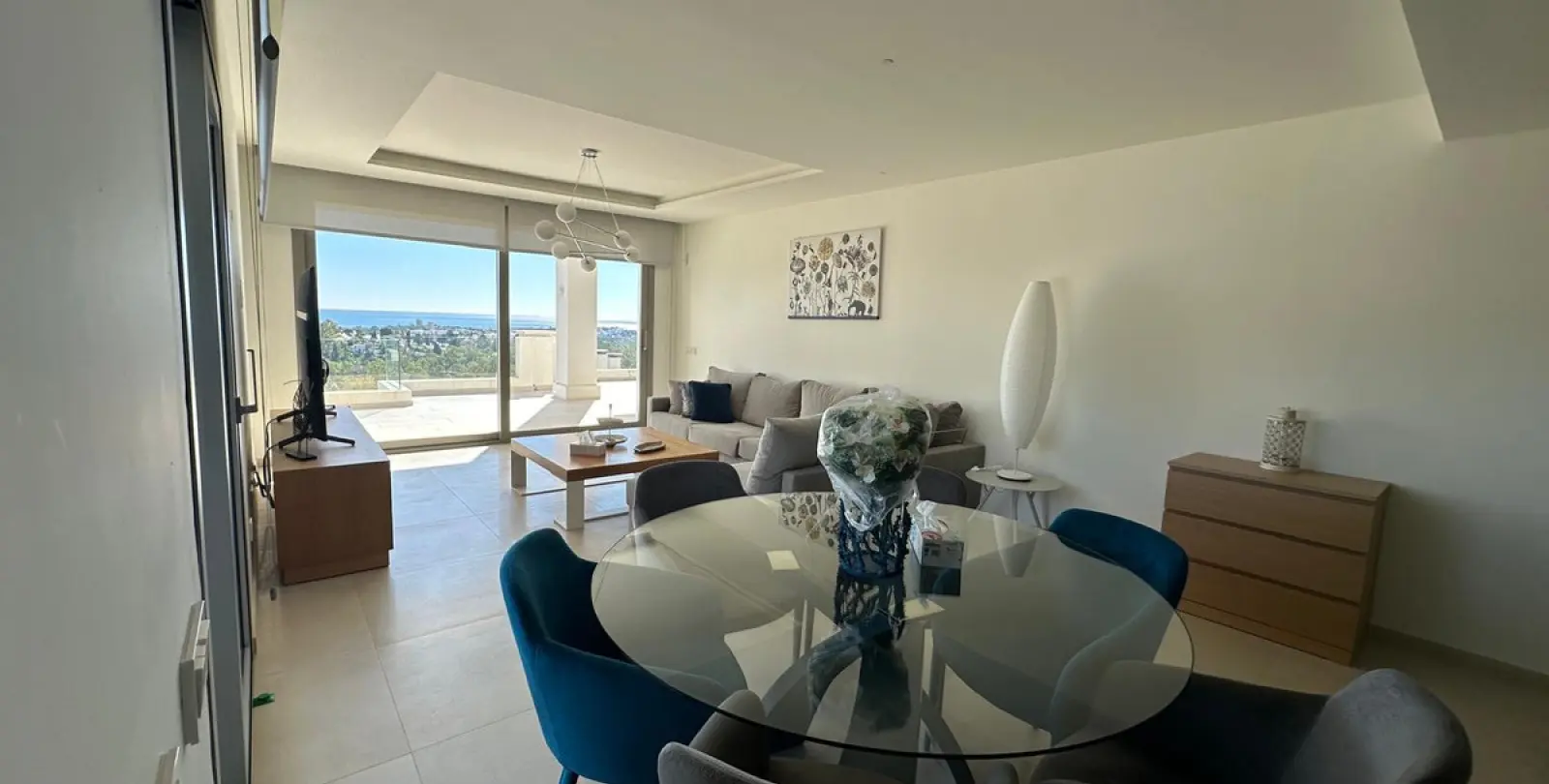Alquiler a largo plazo de apartamento en planta media en Nueva Andalucía 4