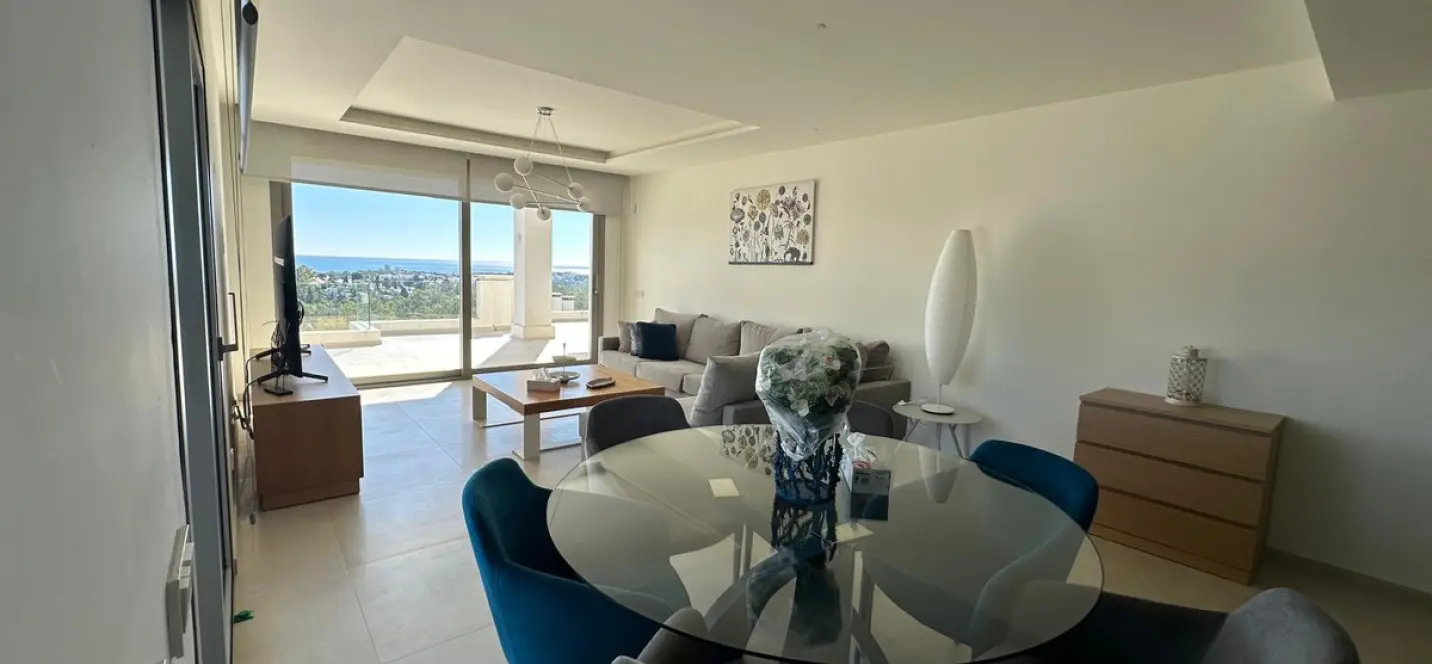 Long-term rent of middle floor apartment in Nueva Andalucía 3