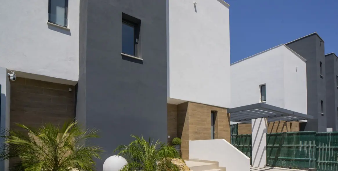 Alquiler a largo plazo de casa pareada en Estepona 4