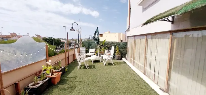 Продажа двухуровневых апартаментов в Las Lagunas 0