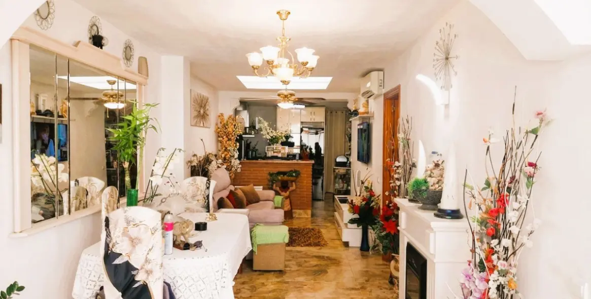 Продажа двухуровневых апартаментов в Las Lagunas 3