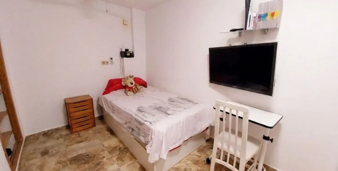 Продажа двухуровневых апартаментов в Las Lagunas 11