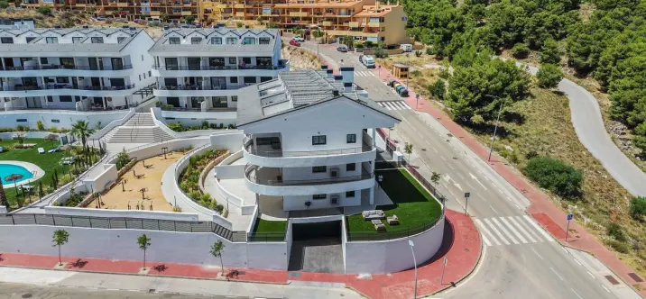 Sale of ground floor apartment in Benalmadena 2