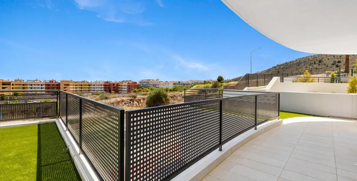 Sale of ground floor apartment in Benalmadena 18