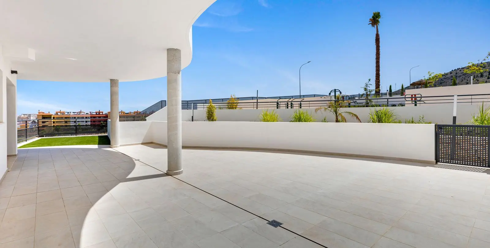 Sale of ground floor apartment in Benalmadena 12