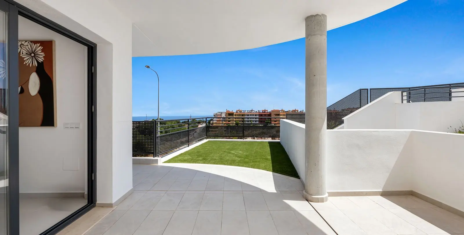 Sale of ground floor apartment in Benalmadena 13