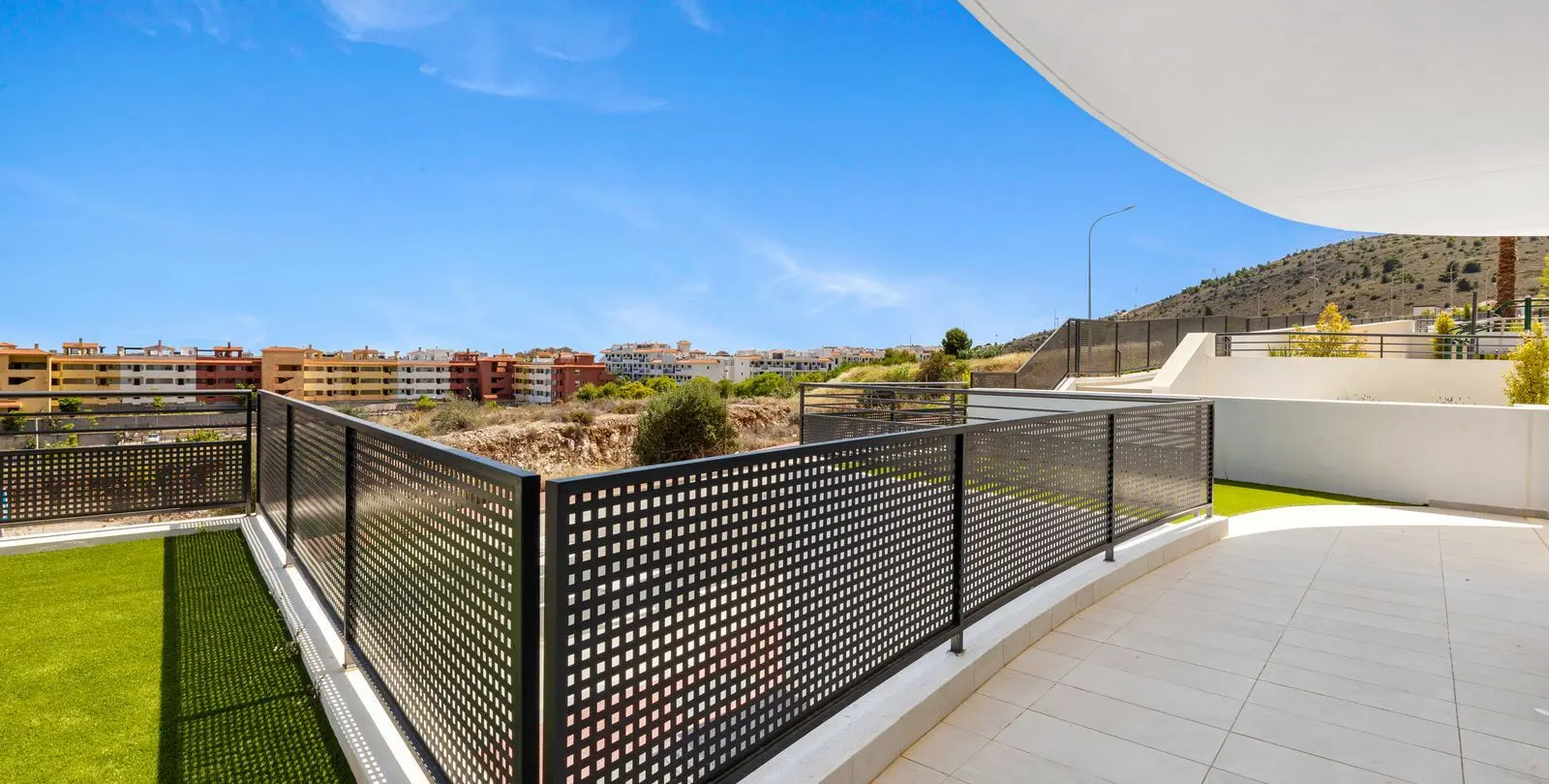 Sale of ground floor apartment in Benalmadena 18
