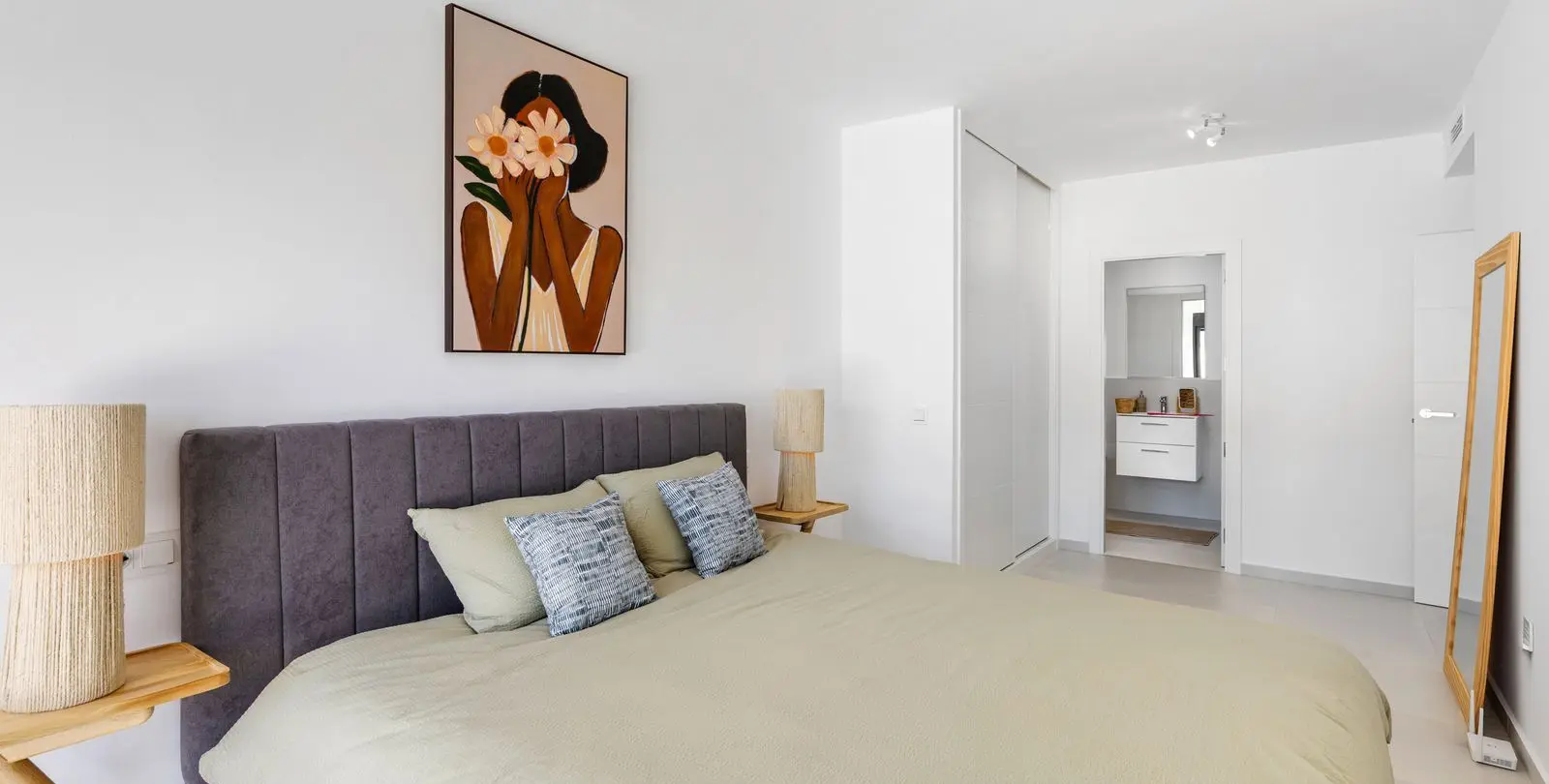 Sale of ground floor apartment in Benalmadena 43