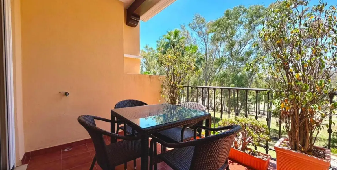 Short-term rent of middle floor apartment in Estepona 9