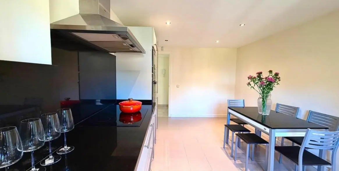 Short-term rent of middle floor apartment in Estepona 13