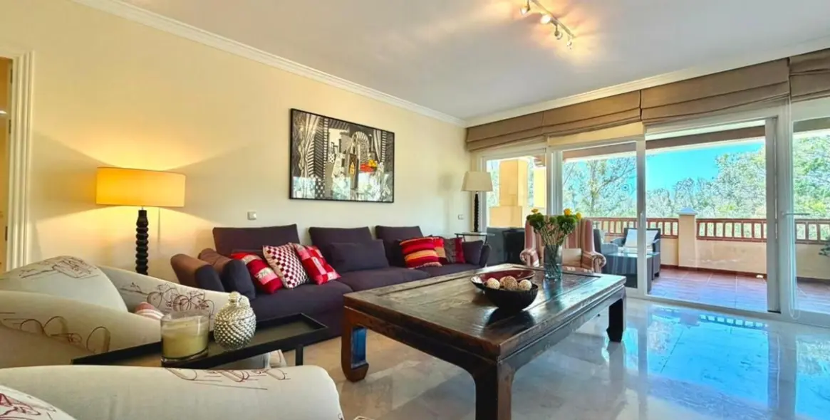 Short-term rent of middle floor apartment in Estepona 16