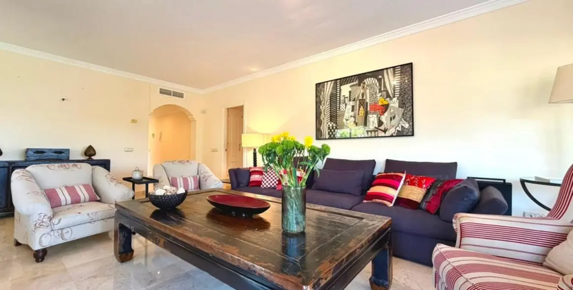 Short-term rent of middle floor apartment in Estepona 18