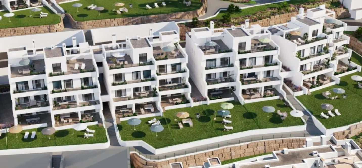 Venta de apartamento en planta baja en Estepona 0