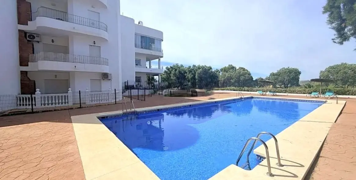 Продажа апартаментов на первом этаже в Estepona 1