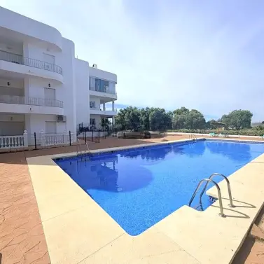 Продажа апартаментов на первом этаже в Estepona