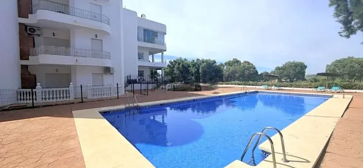 Продажа апартаментов на первом этаже в Estepona 0